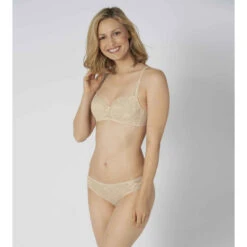 Triumph Culotte Brésilienne Beige -Panache Soldes Magasin culotte bresilienne beige 3167386 4 1140x1140